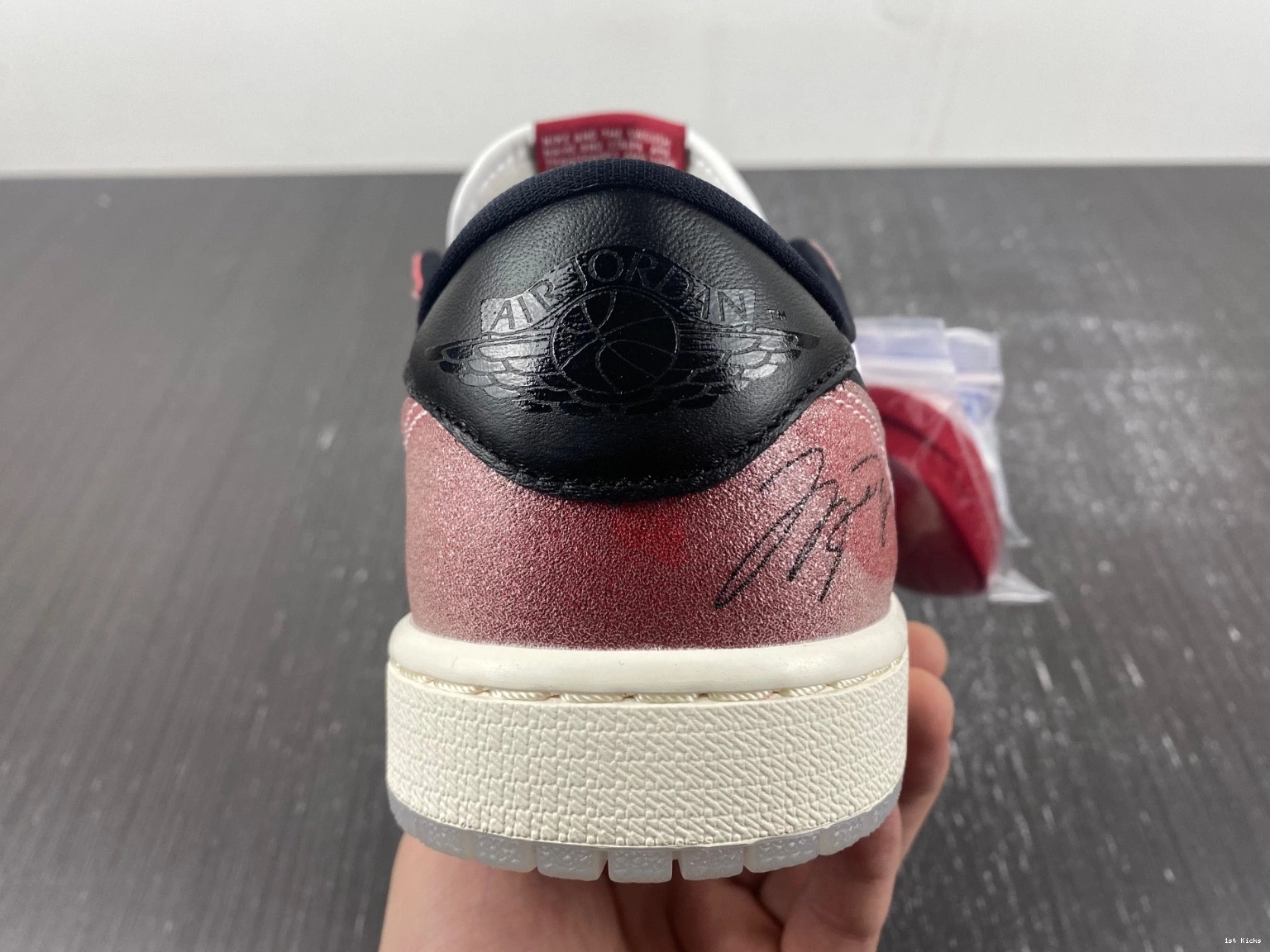 Trophy x 1 'Red Black' Air FN0432-017 OG Jordan Low Room 0225